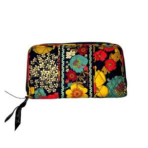 Vera Bradley Happy snail wallet clutch